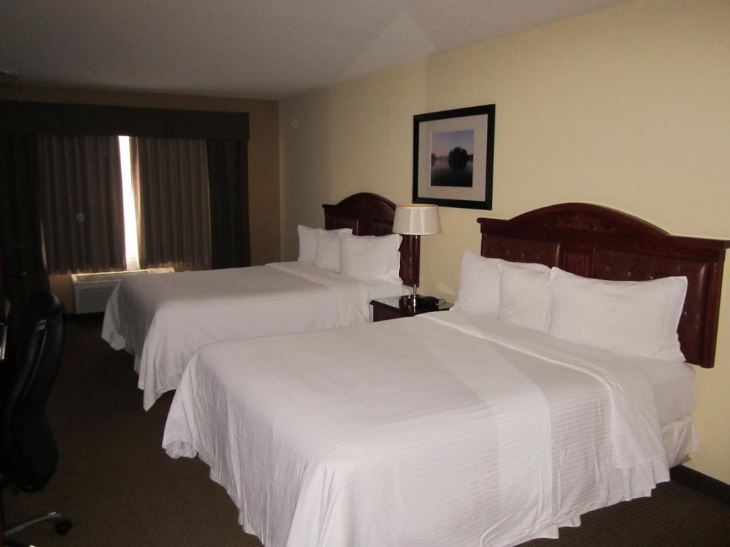 Trend Mountain Hotel & Conference Centre Tumbler Ridge Room photo