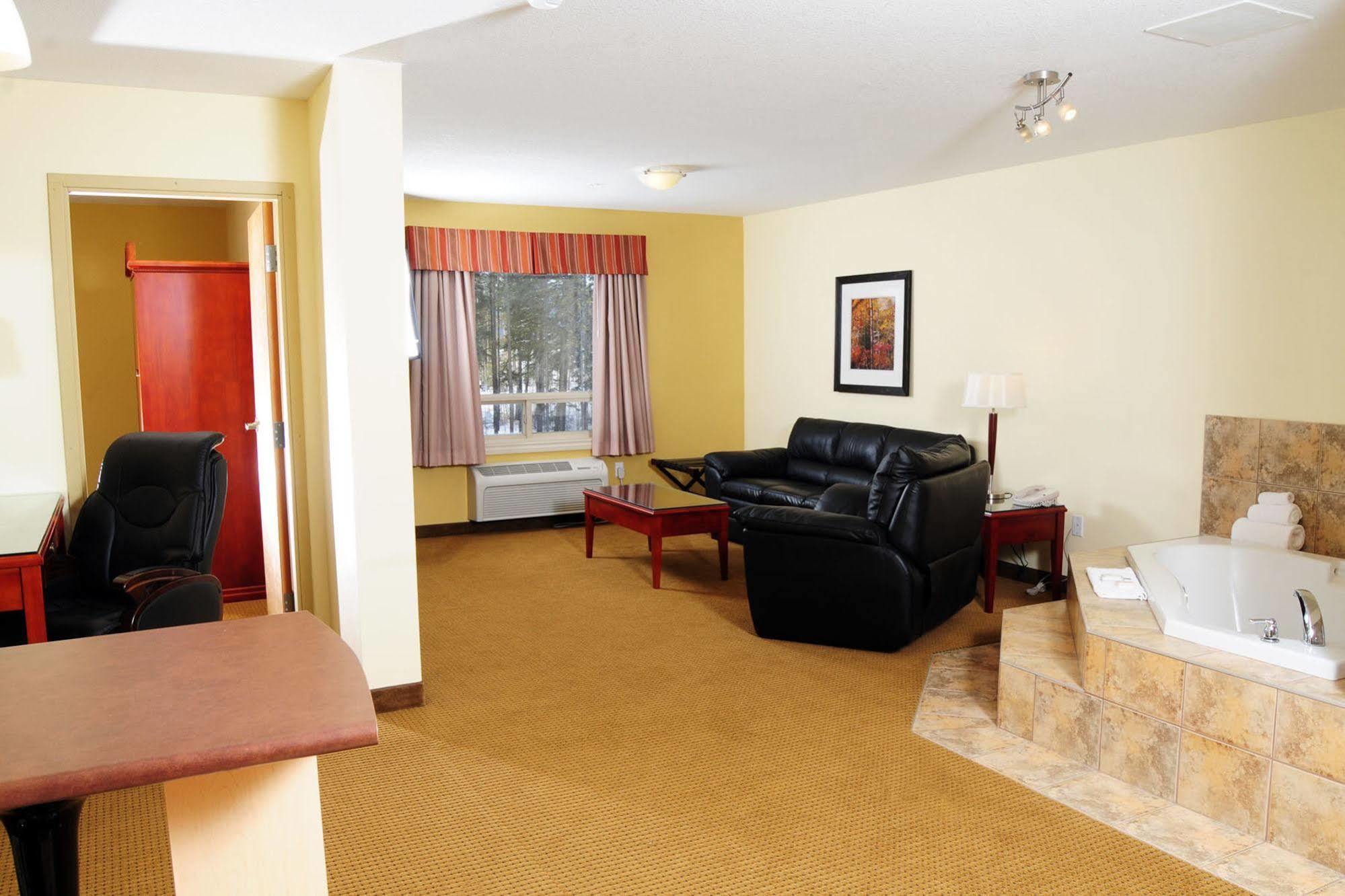 Trend Mountain Hotel & Conference Centre Tumbler Ridge Room photo